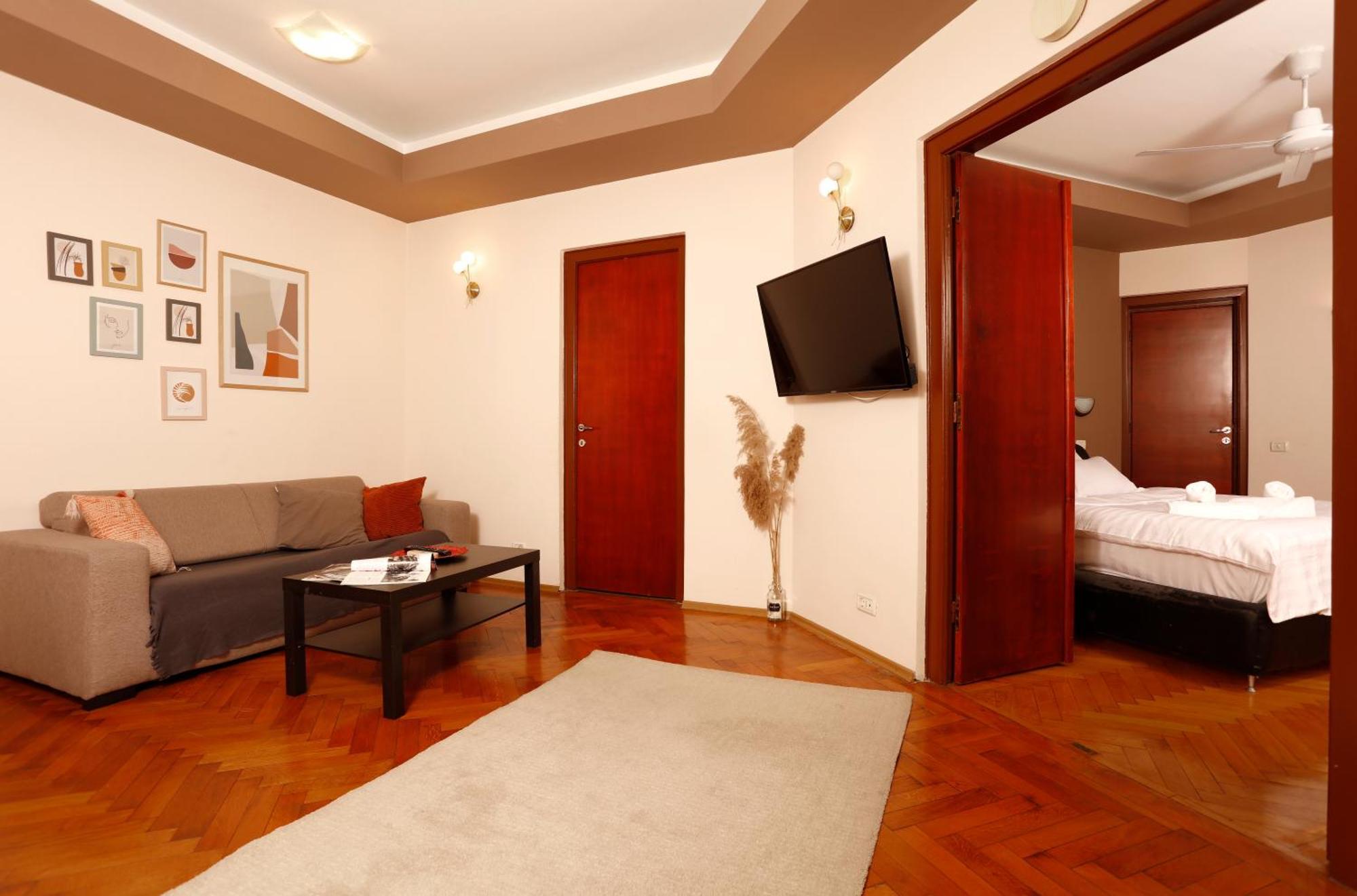 Peaceful Getaway - Generous 3-Bedroom Sanctuary - Close To Historic Old Town Bükreş Dış mekan fotoğraf