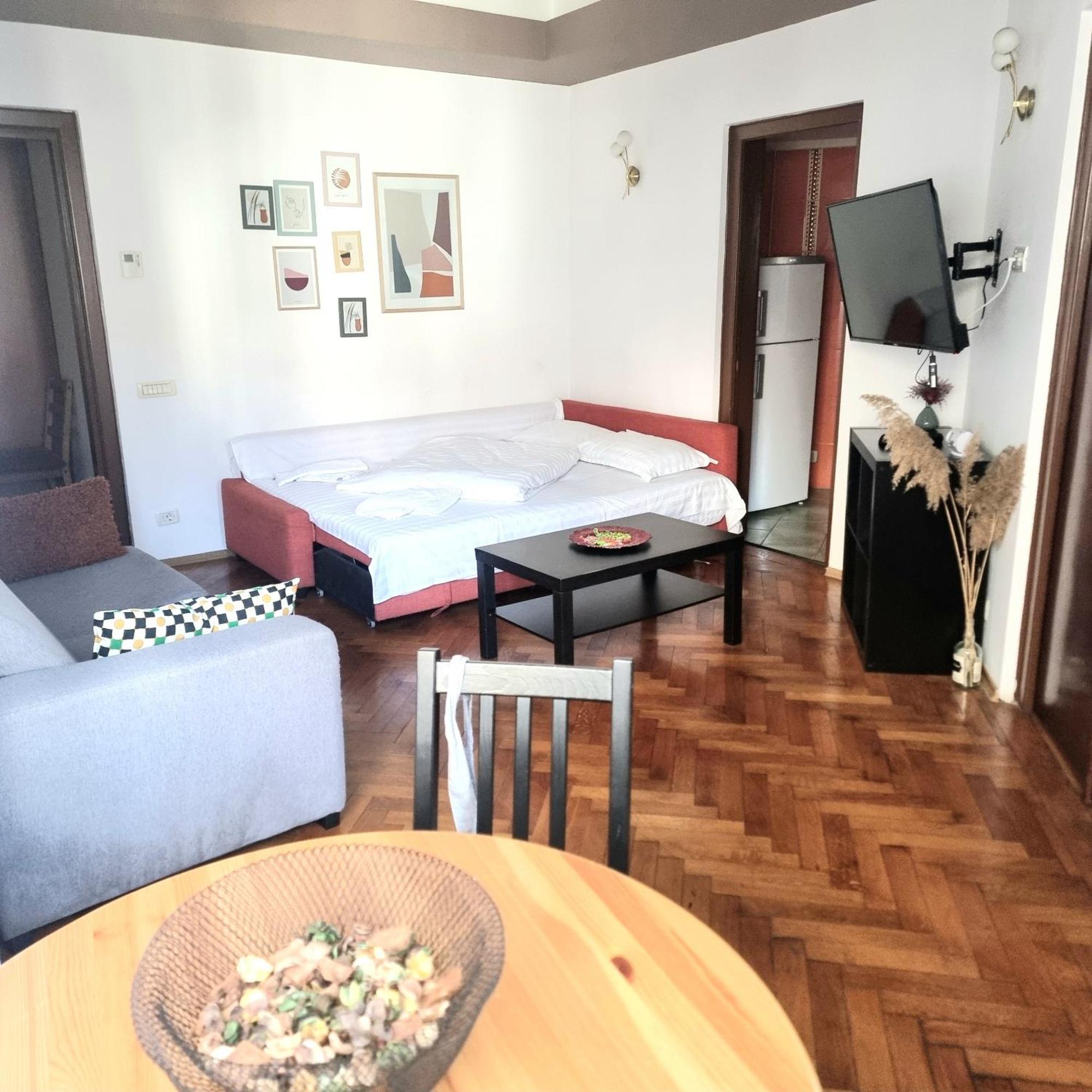 Peaceful Getaway - Generous 3-Bedroom Sanctuary - Close To Historic Old Town Bükreş Dış mekan fotoğraf